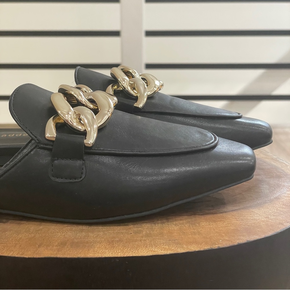 NWT 7.5 black and gold madden girl, chain photo leather loafers - Picture 3 of 6